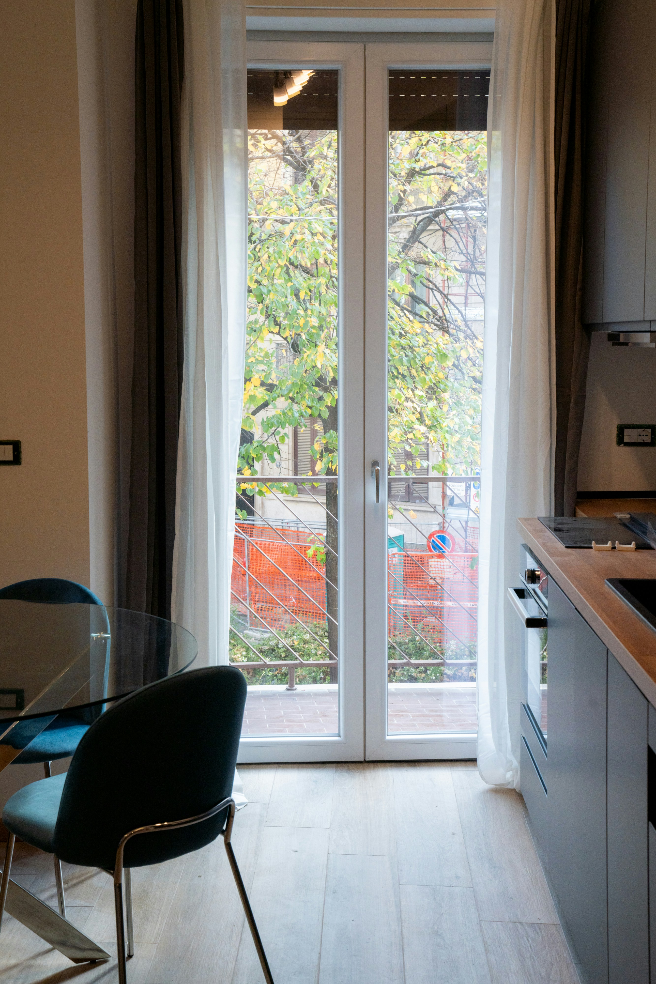 uPVC door expanding in heat and difficult to lock